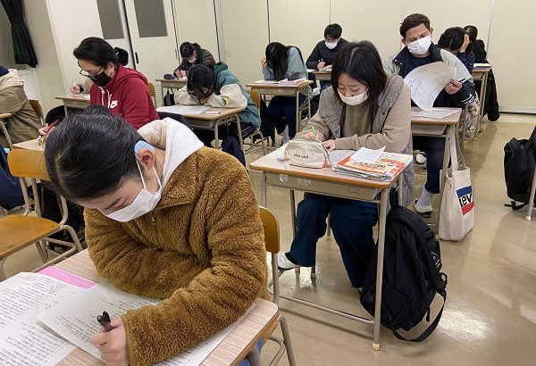 国家試験勉強と予餞会練習をがんばっています❣